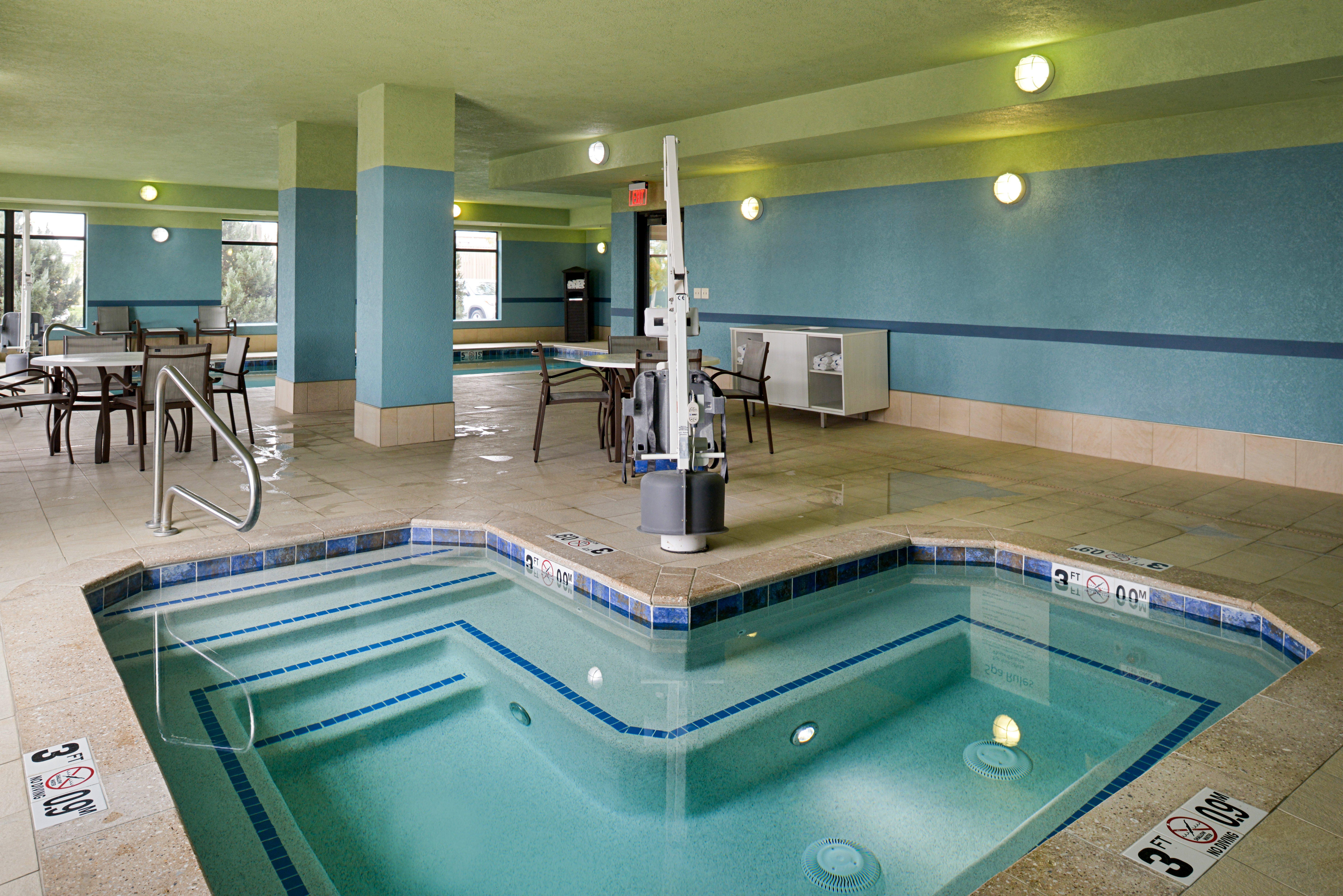 Holiday Inn Express & Suites Pueblo By Ihg Kültér fotó