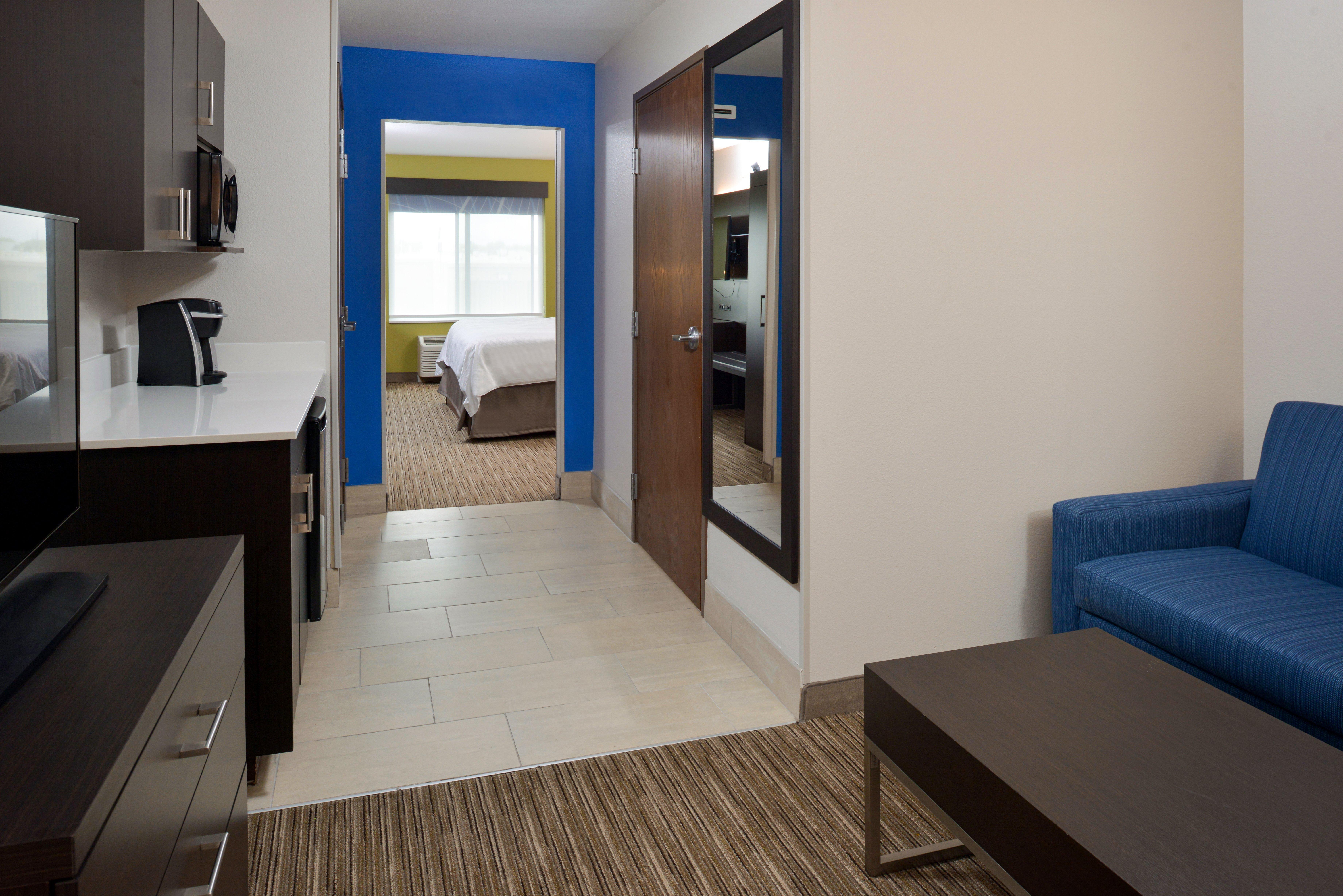 Holiday Inn Express & Suites Pueblo By Ihg Kültér fotó