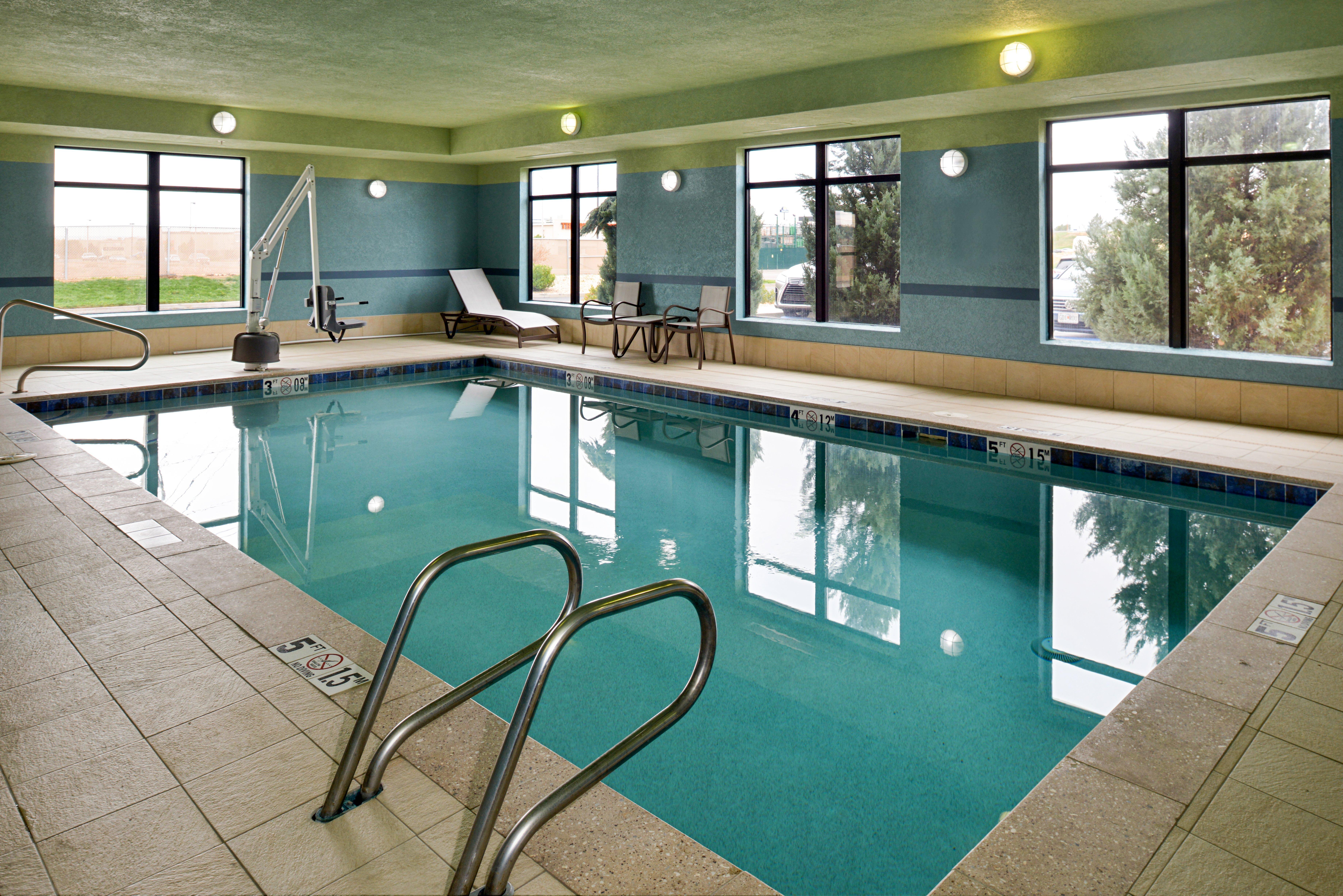 Holiday Inn Express & Suites Pueblo By Ihg Kültér fotó