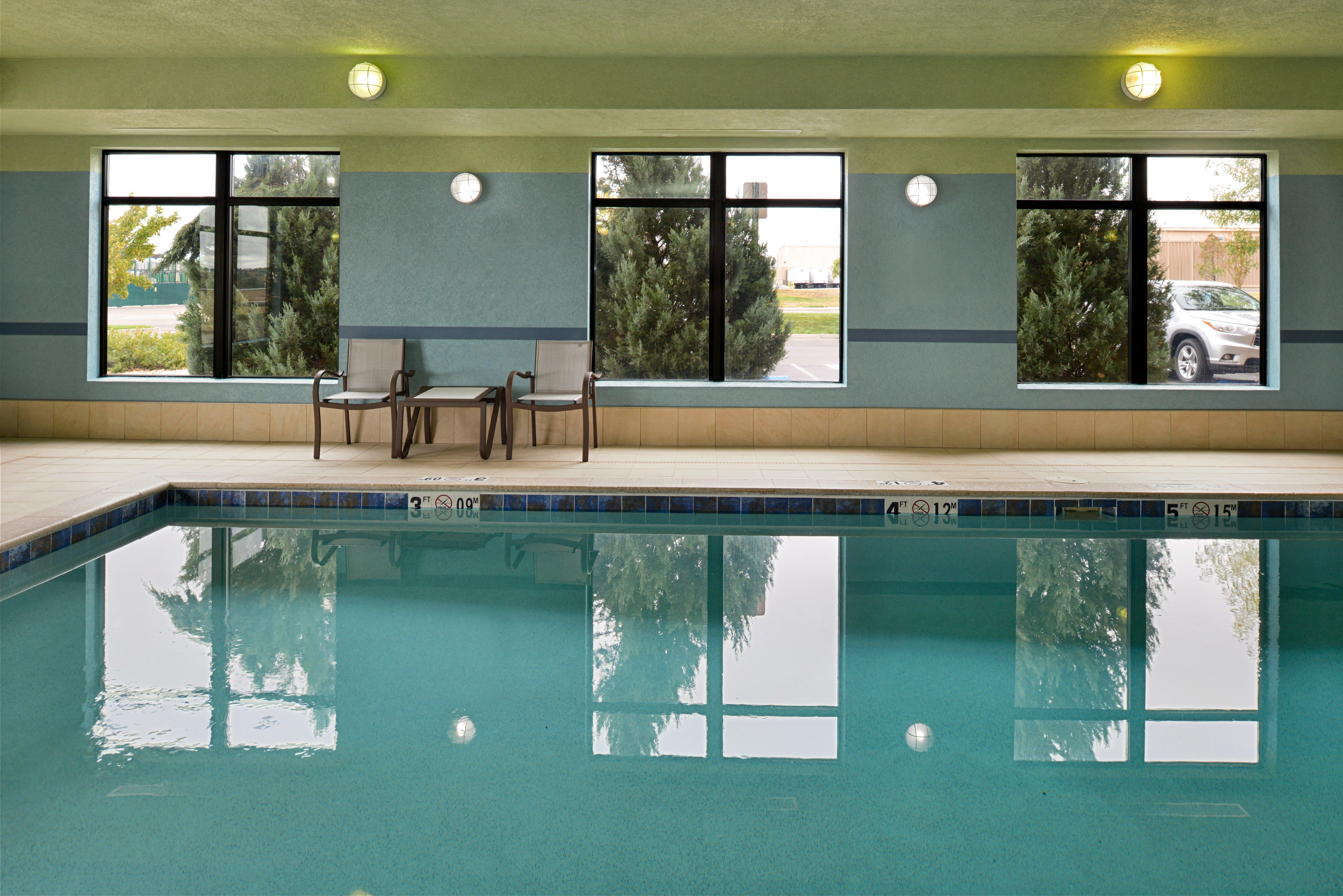 Holiday Inn Express & Suites Pueblo By Ihg Kültér fotó